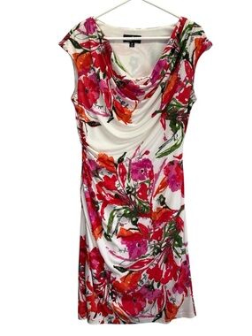Ronni Nicole Matte Jersey Floral Sheath Dress
Size 10